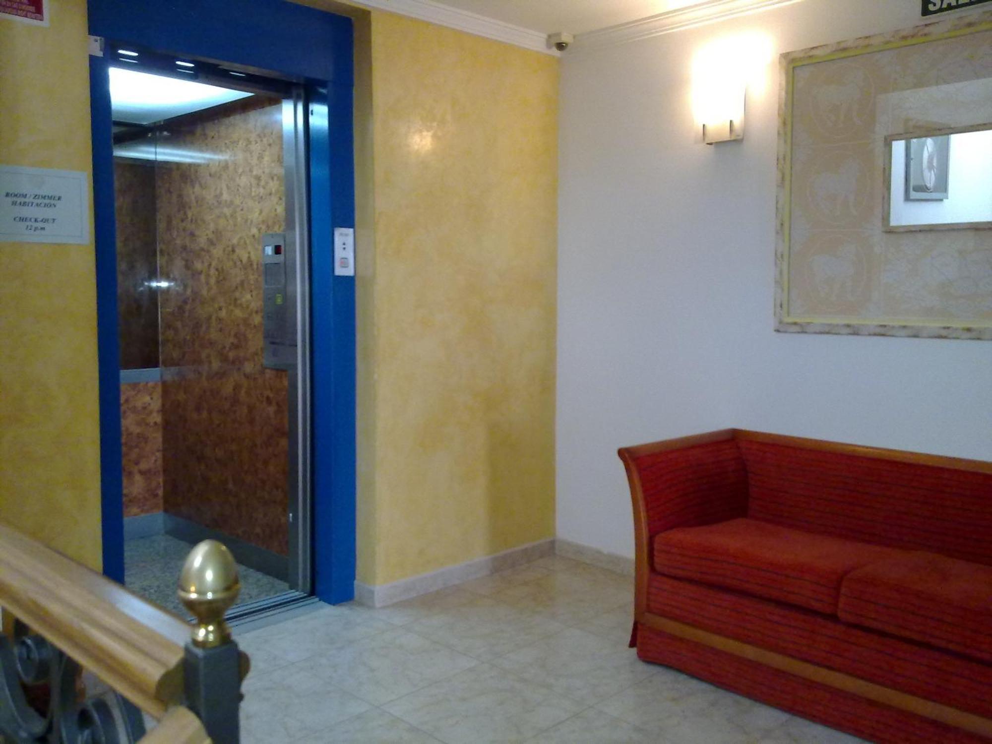 Hostal Leo D'Or Cala D´Or Exterior foto